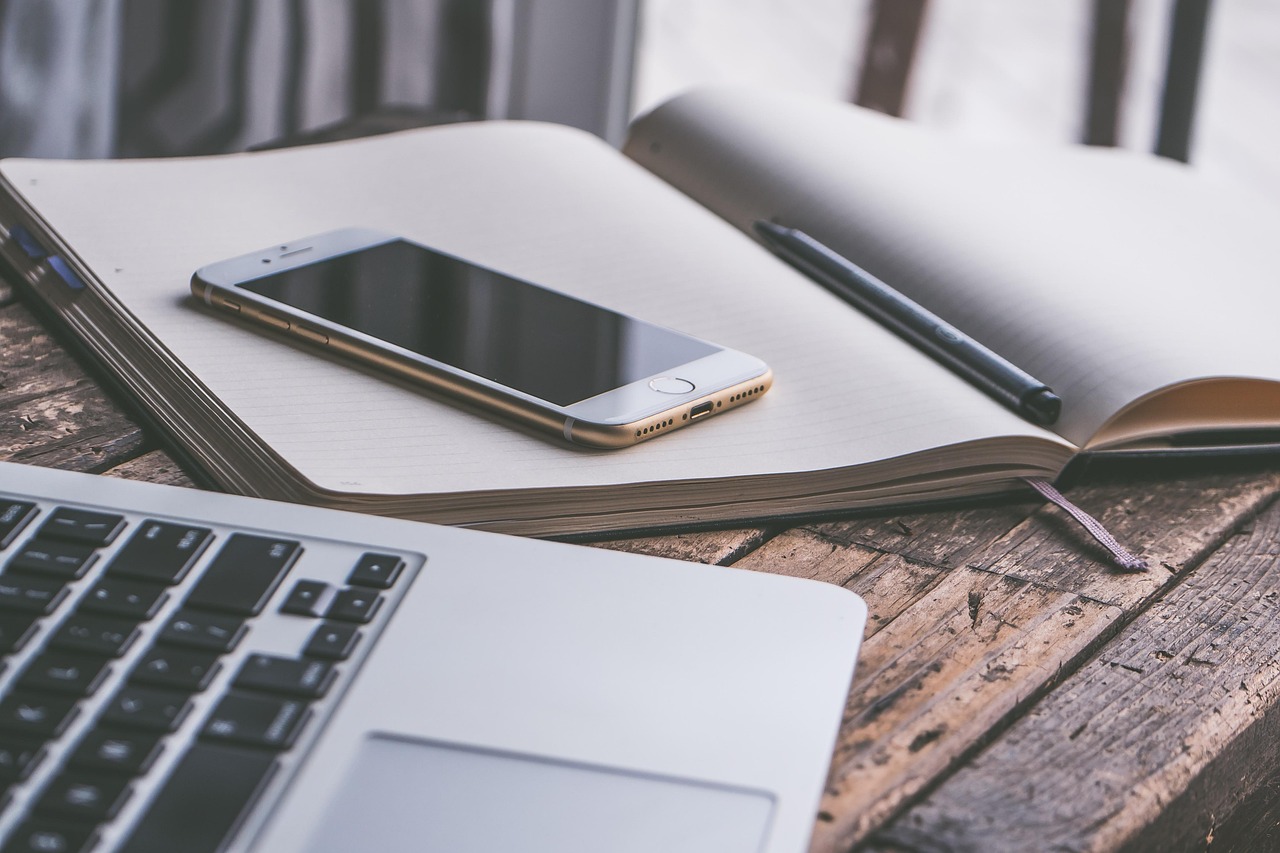 Business, computer, mobile — Global Internet Marketing instantly