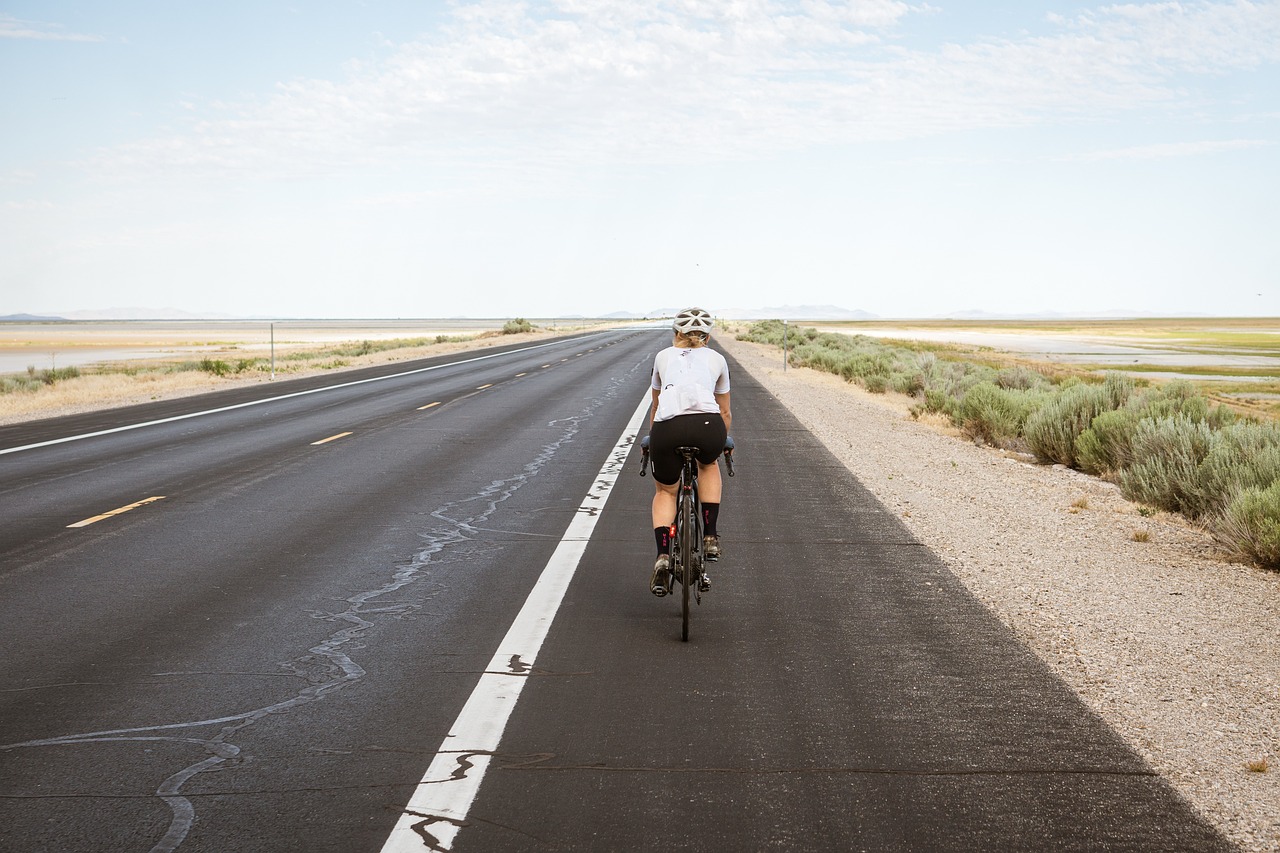 Cyclist, cycling, nature — Totalsportek HD - Totalsportek HD | Detailed Sports Analysis and Updates in HD Quality